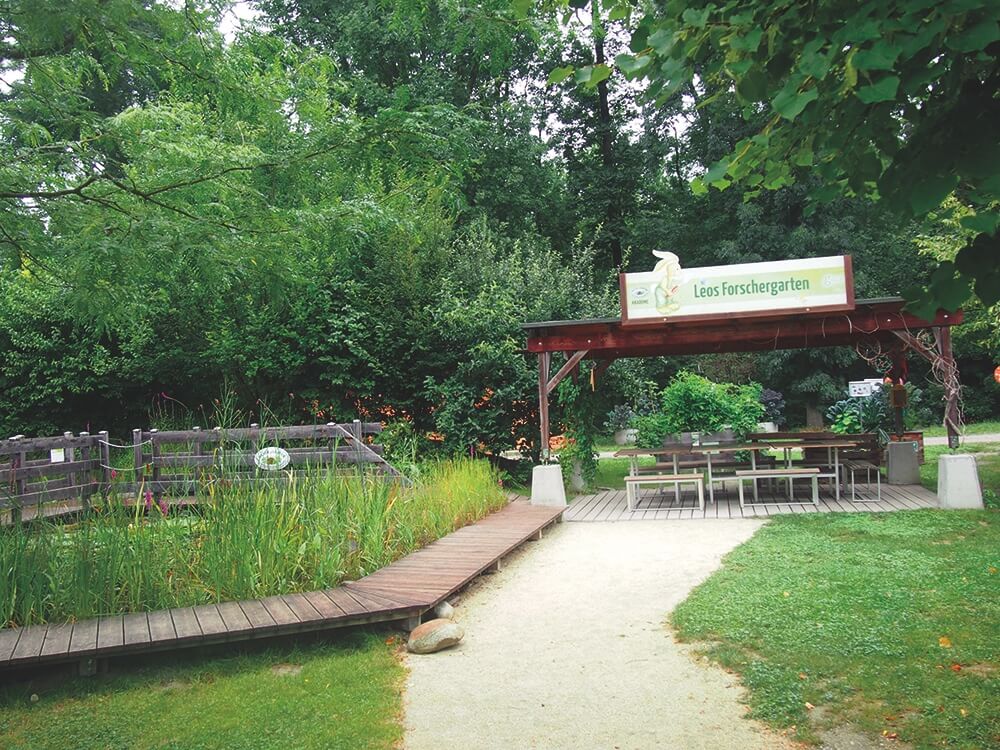 sommer-am-spielplatz-garten-tulln-Forschergarten-die kleine botin