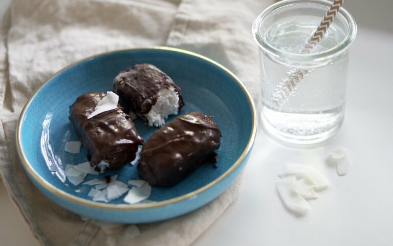 Kokos-Riegel mit Schokolade | Schmeckt auch als Eis!